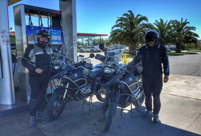 Pasión cementera: Padre e hijo motoqueros llegan hasta Valdivia a alentar a Unión La Calera