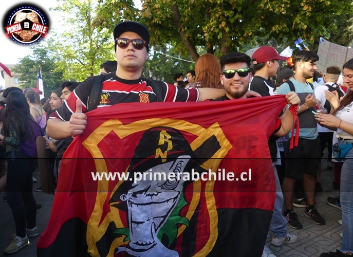 ROJINEGROS PROTESTANDO 1