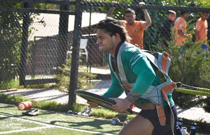 Ya es oficial: Joaquín Montecinos no sigue en O'Higgins de Rancagua. El ex seleccionado chileno deberá buscar un nuevo desafío en su carrera, luego que los celestes anunciaran a través de sus redes sociales la salida del delantero.