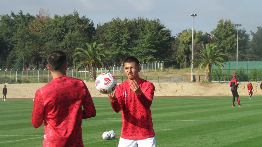 CUBILLOS ENTRENA EN RANGERS