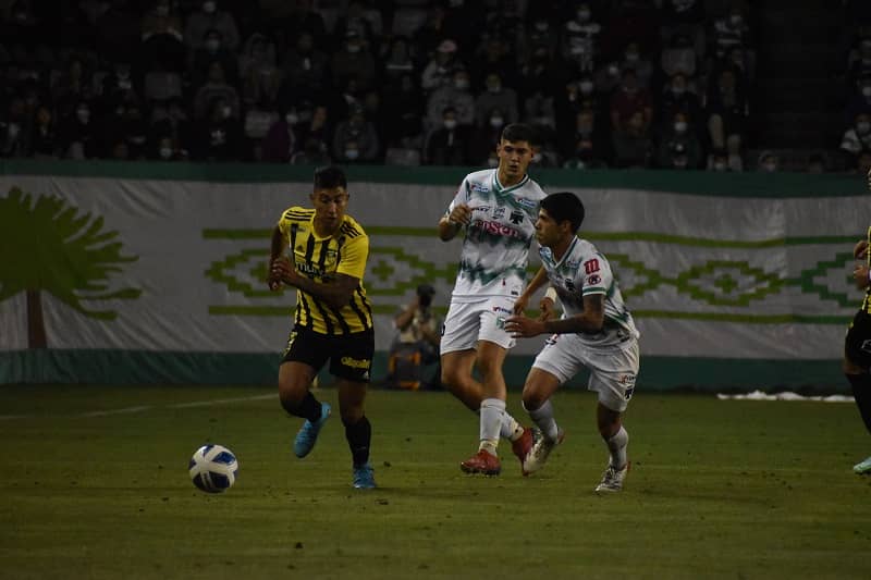 Deportes Temuco y Fernández Vial abrieron la quinta fecha con un empate en el Germán Becker