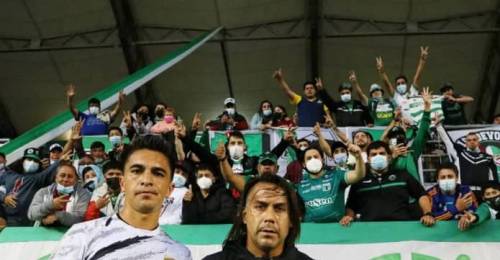 Los "Devotos" entregaron un reconocimiento a dos de sus referentes: José Luis Gamonal y Arturo Sanhueza