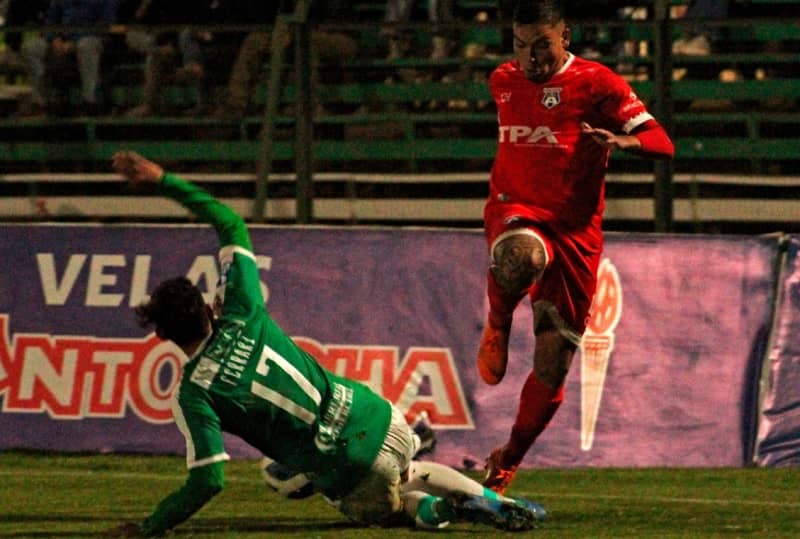 Choque de líderes en Segunda División: San Marcos recibe a Deportes Concepción