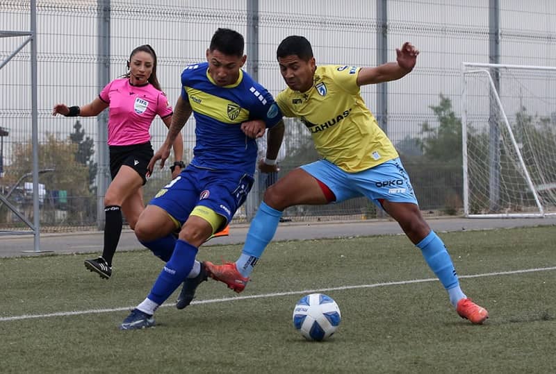 Tras la goleada a manos de Barnechea, José Miguel Cantillana, DT de Deportes Iquique cuestionó el estado de la cancha del Municipal de Barnechea.