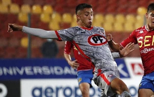 Felipe Robles, joven defensor es nuevo jugador de San Luis de Quillota. 1B 2022 (aquí jugando por Unión La Calera).