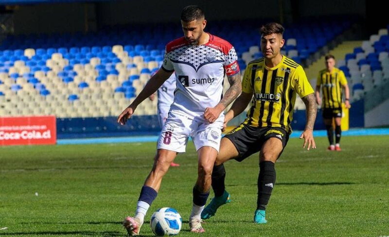 Arturo Fernández Vial empató sin goles contra Deportes Recoleta gracias a Matías Olguín. 1B 2022 julio. (foto de Federico Martin y Ethan Espinoza). (1)