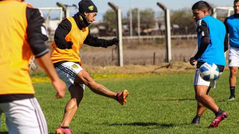 Fernández Vial entrenando con confianza, pensando en su despegue ante Stgo Morning