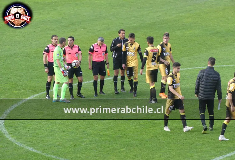 El defensa central Sebastián Silva estaría en los planes de Rangers de Talca.