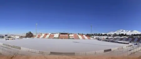 El Estadio El Cobre de El Salvador, luego de la nieve que cayó en el campamento