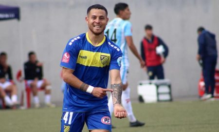 Exequiel Marquez celebrando un gol por AC Barnechea en 1B 2022. agosto