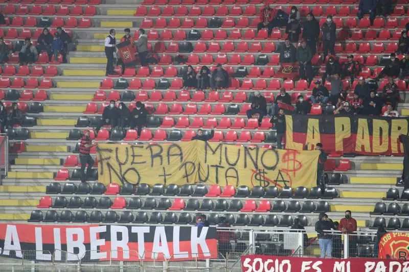 Mensaje directo contra el dueño de Rangers por parte de "Los Rojinegros"