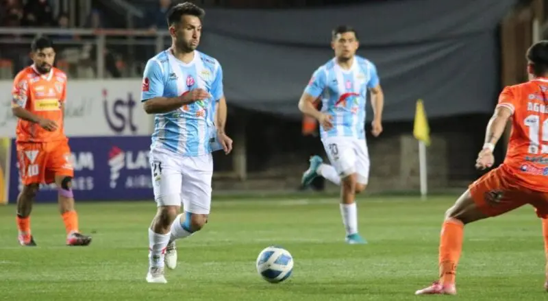 Nico Núñez sabe que Cobreloa superó a Magallanes. 1B 2022 agosto