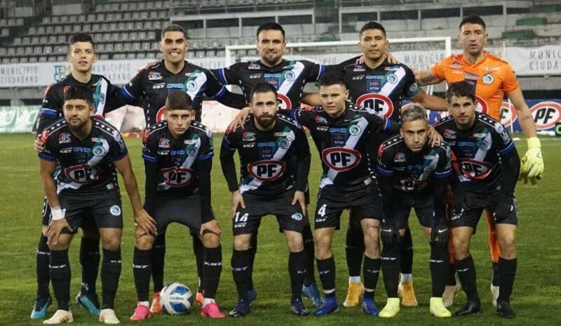 Un equipo ordenado, el Deportes Puerto Montt de Erwin Durán superó 1 a 0 de visita a Deportes Temuco. 1B 2022 agosto