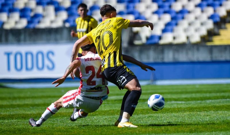 Fernández Vial mira de reojo la Segunda división tras caer como local ante Deportes Copiapó 1 a 2 en el Ester Roa. 1B 2022 septimebre.