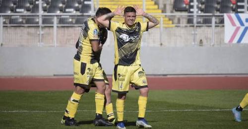 Un ex Universidad de Chile podría volver a jugar en el fútbol profesional en el segundo semestre. Nos referimos al mediocampista José Luis Silva, quien actualmente se encuentra en Lautaro de Buin, en la Tercera A de nuestro fútbol. José Luis Silva mira con preocupación la crisis de Universidad de Chile