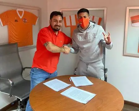 Nicolás Orrego, promisorio valor de Cobreloa, firmó su primer contrato profesional con Cobreloa