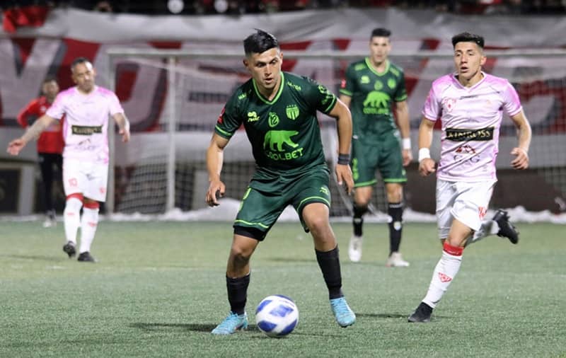 Nefasto arbitraje de Ángelo Hermosilla en el duelo entre Deportes Copiapó y Magallanes