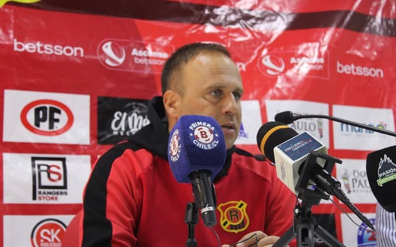 Revuelo en San Luis: buscan técnico y Juan José Luvera es el favorito Juan José Luvera, DT de Rangers, se encomienda a San Luis