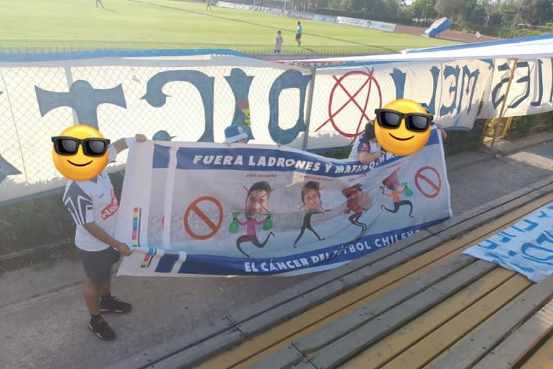 Los hinchas de Melipilla protestan contra la directiva del club