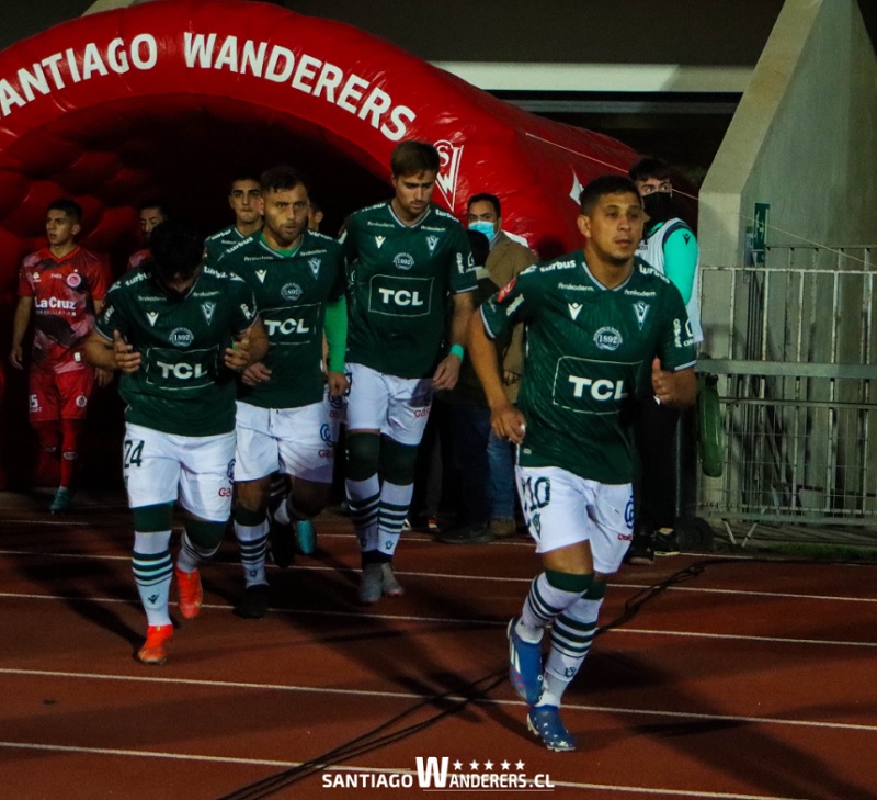 Santiago Wanderers podría remecer el mercado de la Primera B