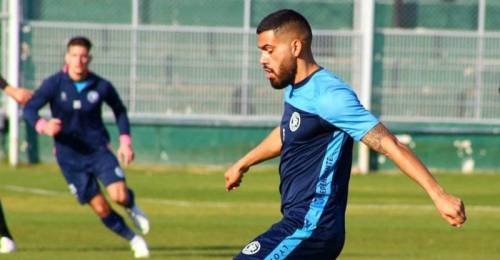 San Marcos de Arica se llevaría a un futbolista que ascendió con Deportes Iquique. Se trata del defensa argentino Franco Ledesma, quien el 2023, integró el plantel con el que el archirrival de los ariqueños logró regresar a Primera División, luego de quedarse con una dramática definición por penales frente a Santiago Wanderers. Cayó el quinto Iquique se refuerza con un zaguero argentino (Foto de Franco Ledesma).