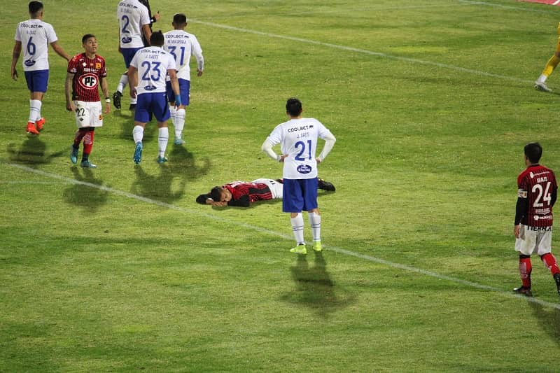 Uno de los refuerzos de Deportes Iquique, Joaquín Aros, sufrió una grave lesión