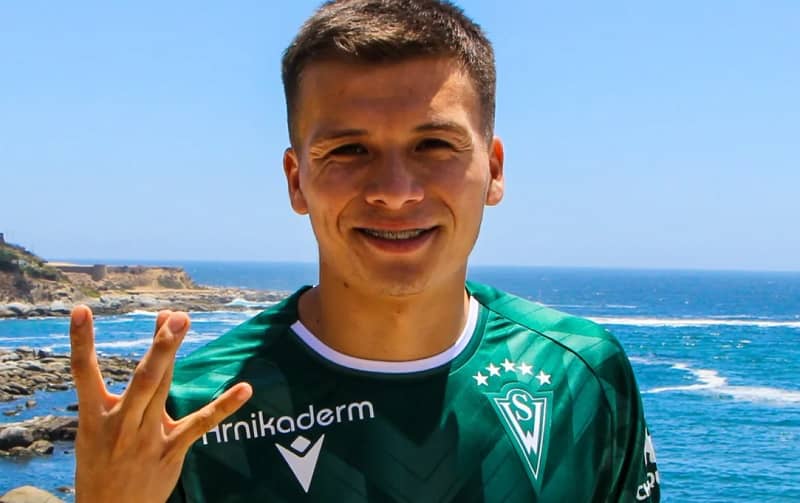 Kevin Vásquez, futbolista surgido en la cantera de Wanderers regresa al decano
