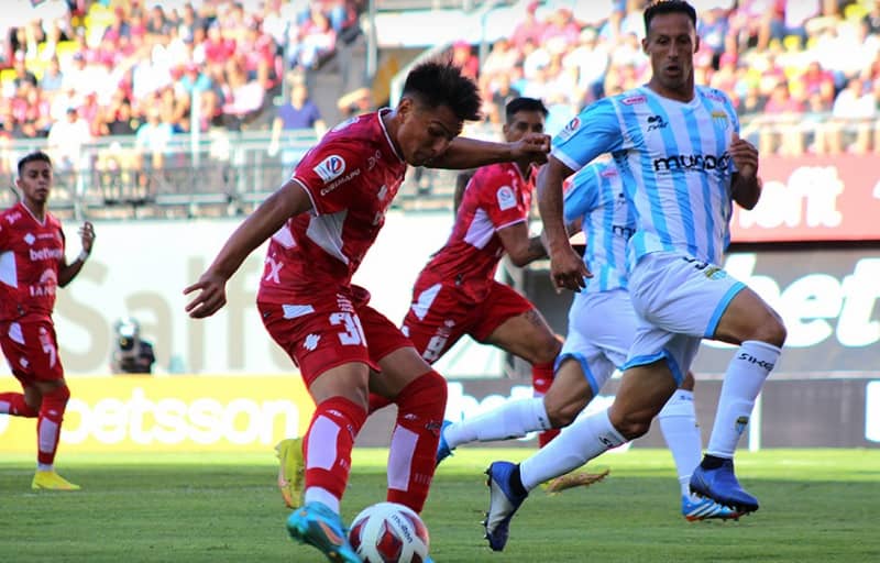 Magallanes cayó ante Ñublense en Chillán y sufre en el inicio del torneo de Primera División