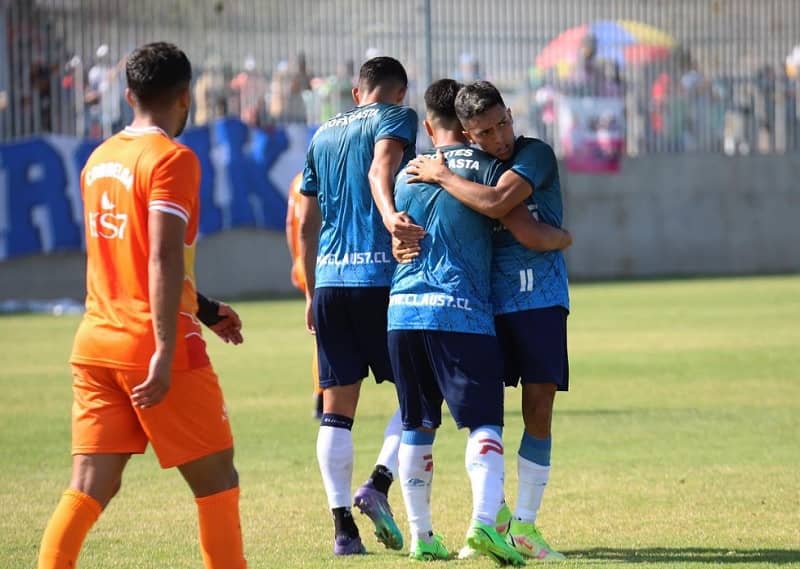 Deportes Antofagasta se arma con todo para ir Primera División
