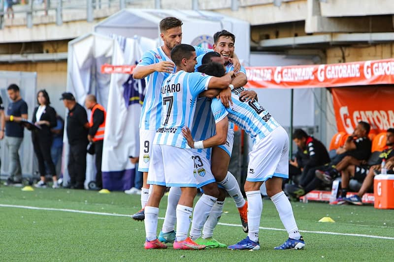 Magallanes consiguió su primer triunfo en primera división