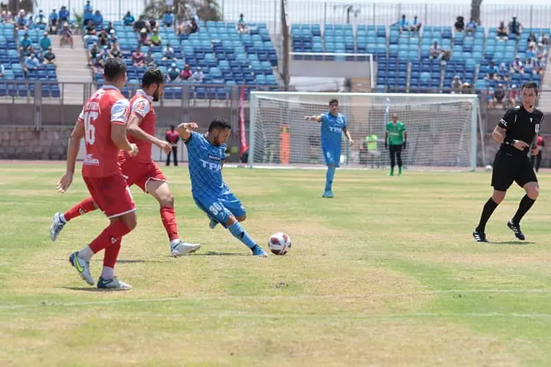 Mal lo está pasando Francisco Arrué en la banca de San Marcos de Arica: cuatro derrotas en cuatro partidos