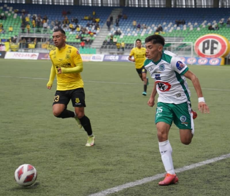 San Luis derrotó en la agonía a Deportes Puerto Montt y es líder de la Primera B