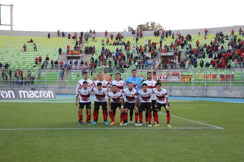 En buen número llegó la barra de Rangers a acompañar a su equipo ante Wanderers en Valparaíso