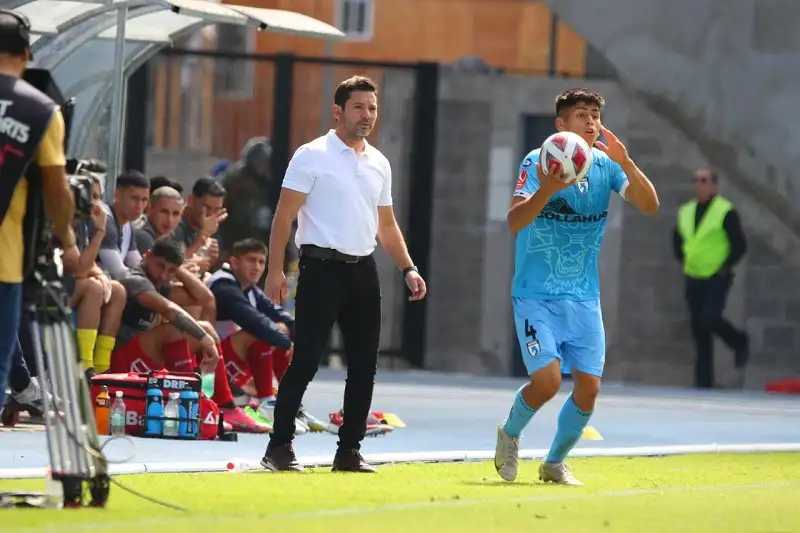 El técnico de San Marcos de Arica, Francisco Arrué, se mostró en contra de jugar el partido por Copa Chile ante Cobreloa este fin de semana.