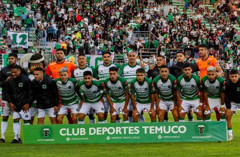 El plantel de Deportes Temuco se rebela contra Marcelo Salas: acusan mala alimentación en los viajes y deudas, entre otras irregularidades.