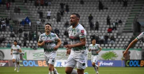 Universidad de Concepción se aferra a la Primera B: llegaría Matías Donoso.