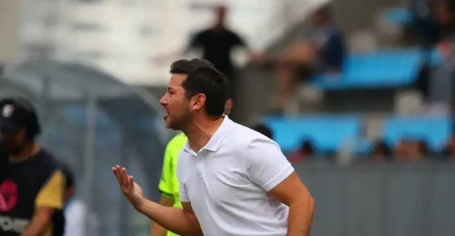 Cayó el primer técnico en el fútbol chileno temporada 2025 Ya habría un técnico caído en el fútbol chileno temporada 2025: Francisco Arrué. Francisco Arrué, director técnico de San Marcos de Arica, cargó contra la programación de la ANFP en Copa Chile.