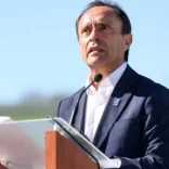 Ministro del Deporte salió al paso de los problemas en los baños del Estadio Nacional Cambios fundamentales en la estructura del fútbol chileno anuncia el Ministro del Deportes Jaime Pizarro.