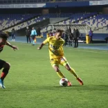 Un partido de la fecha 9 de Primera B podría cambiar de programación. Se trata del duelo que sostendrán Universidad de Concepción y Rangers de Talca, elencos que, de acuerdo a la agenda oficial de la ANFP, deben jugar este viernes 2 de mayo, a contar de las 20:30 horas, en el Ester Roa Rebolledo, de Concepción. UDEC y Rangers ya tienen fecha para la semifinal de la zona sur de Copa Chile.