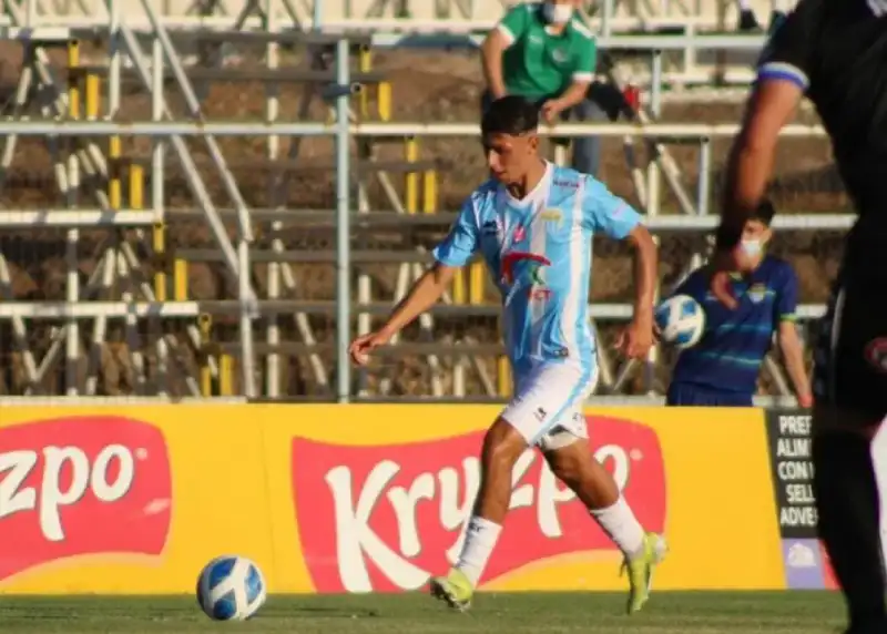 El mediocampista César Pérez emigra al fútbol argentino. Se formó en Magallanes y ahora estaba jugando en Unión La Calera.