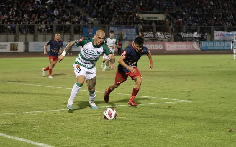 Los equipos que vuelven a tener opciones de liguilla tras nuevo castigo a Barnechea San Marcos de Arica cayó ante Deportes Temuco como local, fecha 24 Primera B 2023.