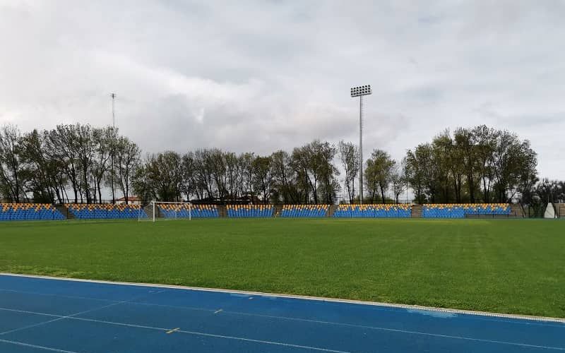 Rangers de Talca confirmó que se cambia de casa y se olvida de Linares El Estadio Manuel Moya Medel de Cauquenes surge como alternativa para que Rangers juegue de local.