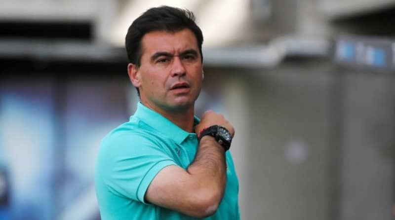 El colista de Primera División Curicó Unido se quedó sin director técnico.
