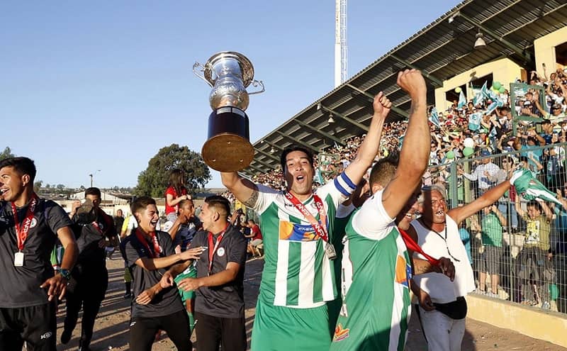 Deportes Vallenar vivió en carne propia la maldición de los campeones de Segunda División.