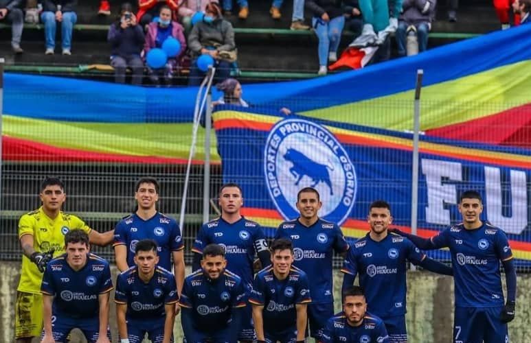 Provincial Osorno se aburrió de los líos de Segunda División y quiere jugar el torneo. Según pudo saber PrimeraBChile, los cruces de propuestas de campeonato y también las declaraciones cruzadas entre la ANFP, los elencos que integran la división y el SIFUP, colmaron la paciencia de los "Toros" que comenzarán a armarse para la competencia. Provincial Osorno le responde con todo a la dirigencia de Iberia