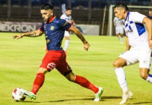 San Marcos de Arica conquistó un agónico triunfo ante Deportes Santa Cruz. 