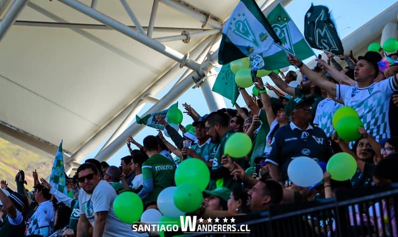 Los hinchas de Santiago Wanderers siguen esperando por entradas para el duelo vs Deportes Iquique.