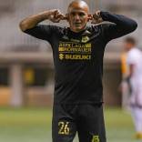 Humberto Suazo le puso fecha a su retiro del fútbol profesional Humberto Suazo tiene fecha para operarse