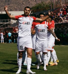 Josepablo Monreal sondeado por dos clubes del fútbol chileno para la campaña 2024.