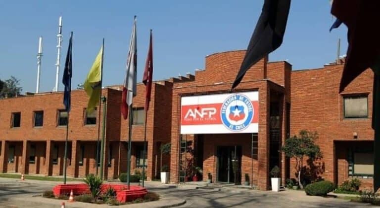 El abogado Luis Hermosilla renuncia a la ANFP tras filtración de audios